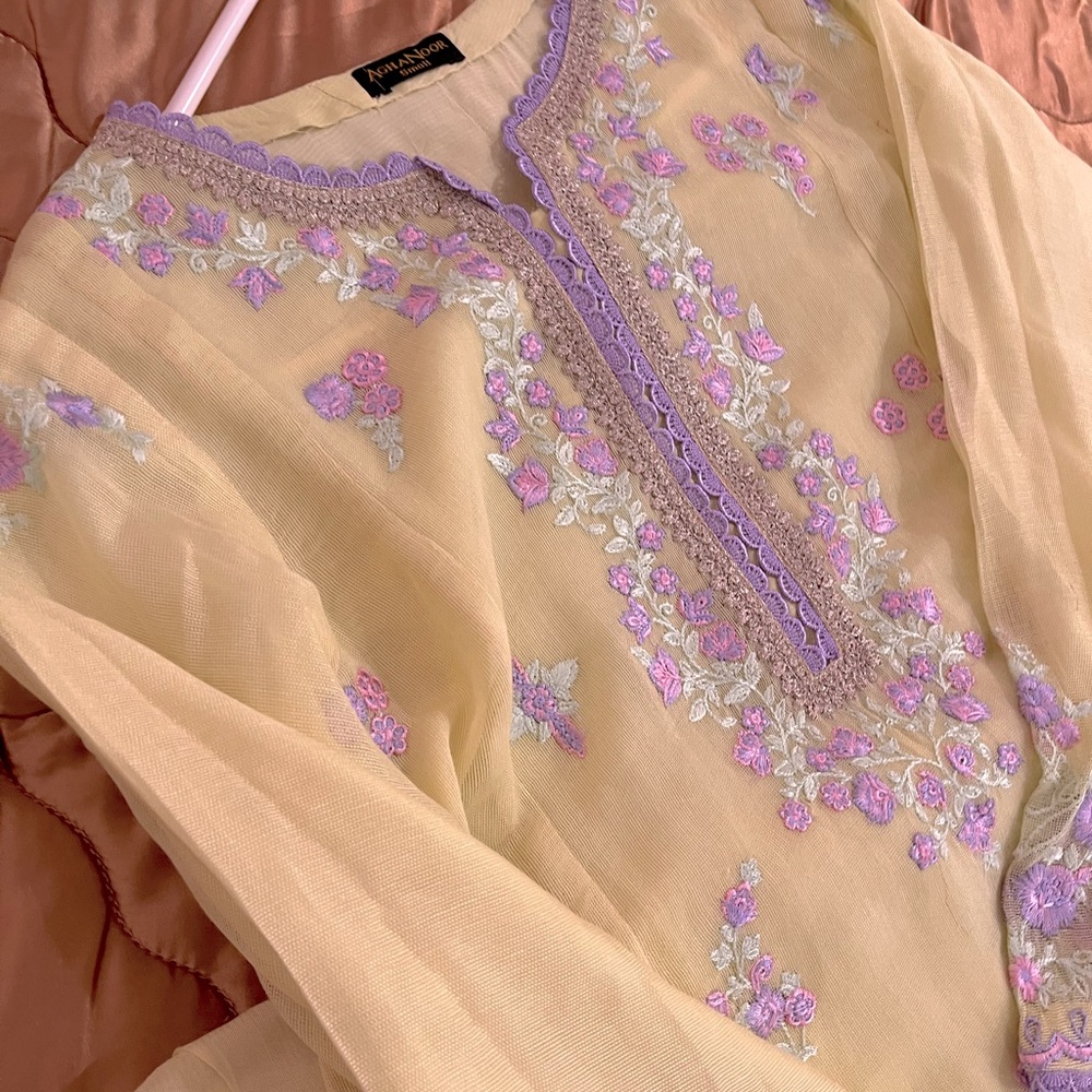 Agha Noor Suit. Shirt & Pants